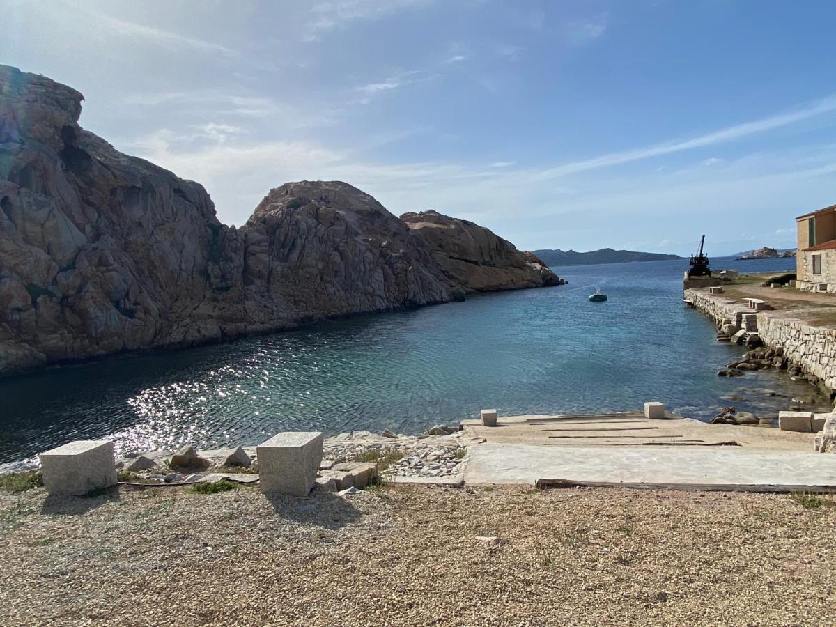 לה מדלנה Appartamento Il Paguro A Cala Francese מראה חיצוני תמונה