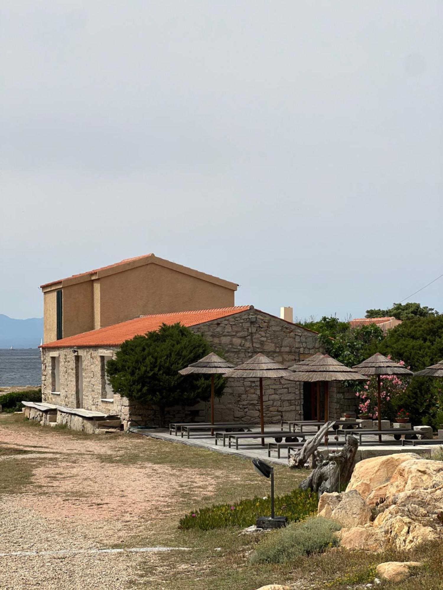 לה מדלנה Appartamento Il Paguro A Cala Francese מראה חיצוני תמונה
